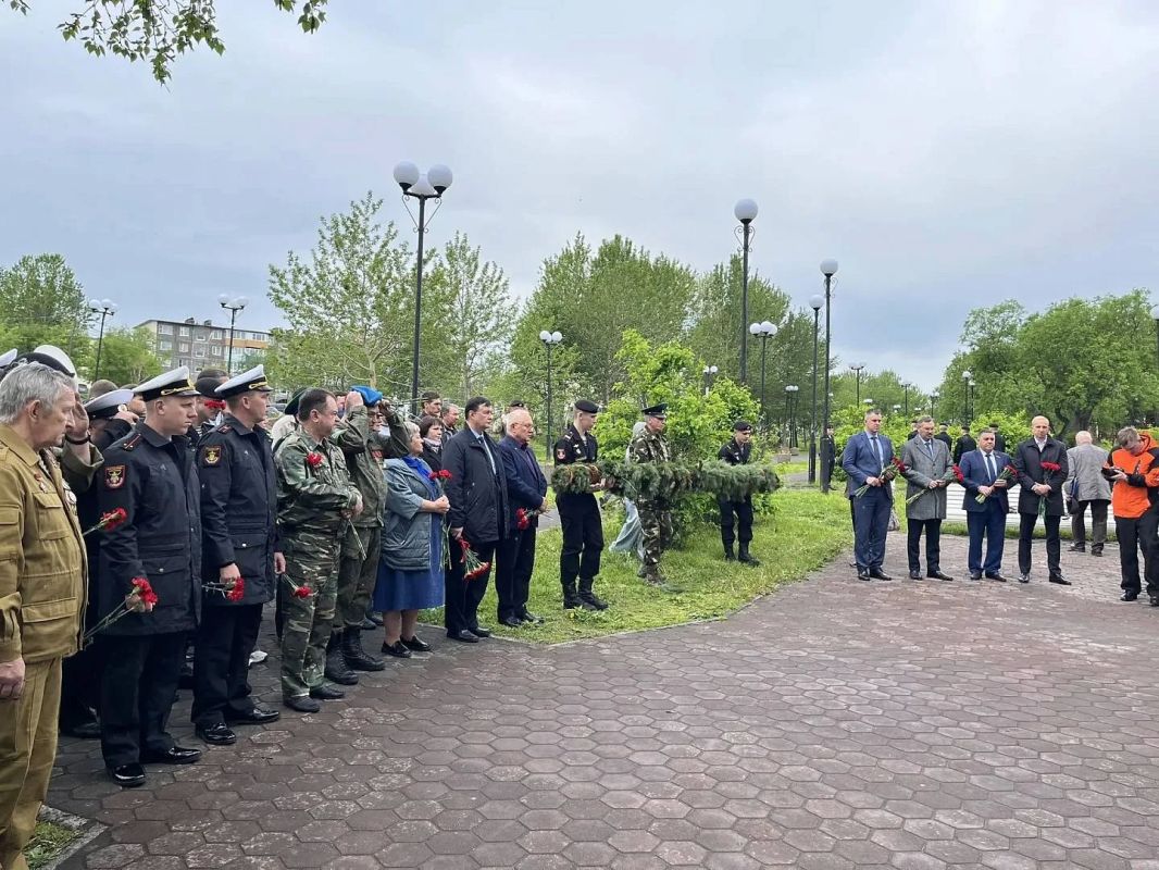 На Камчатке почтили память ветеранов боевых действий На Камчатке почтили память ветеранов боевых действий