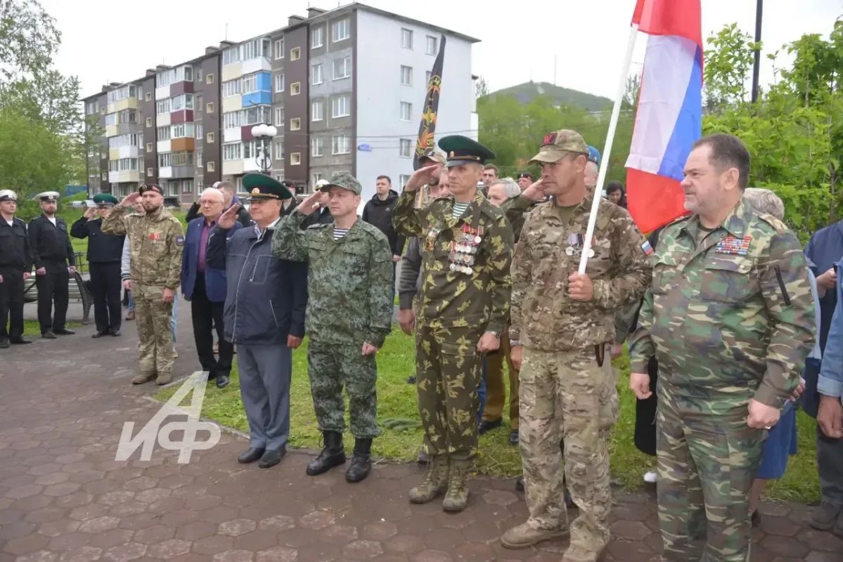 Инициатором учреждения Дня ветерана боевых действий ещё в 2008 году стали участники всероссийского движения «Боевое братство», потом к ним присоединились «Офицеры России» Инициатором учреждения Дня ветерана боевых действий ещё в 2008 году стали участники всероссийского движения «Боевое братство», потом к ним присоединились «Офицеры России»