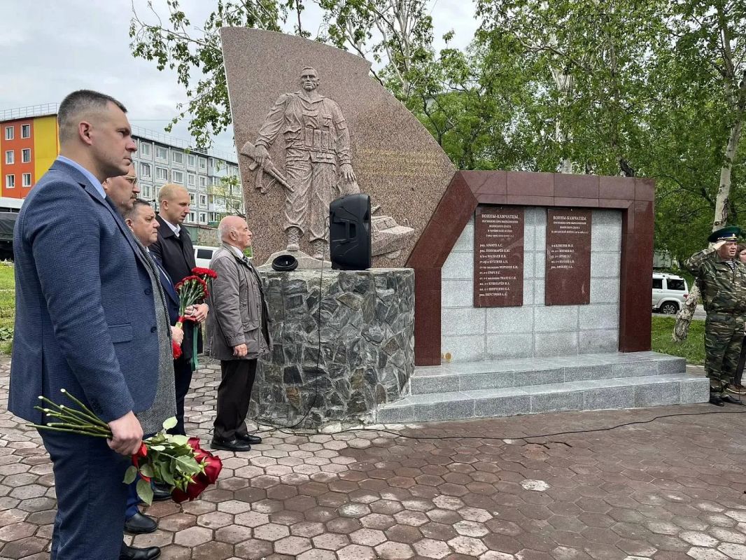 На Камчатке почтили память ветеранов боевых действий На Камчатке почтили память ветеранов боевых действий