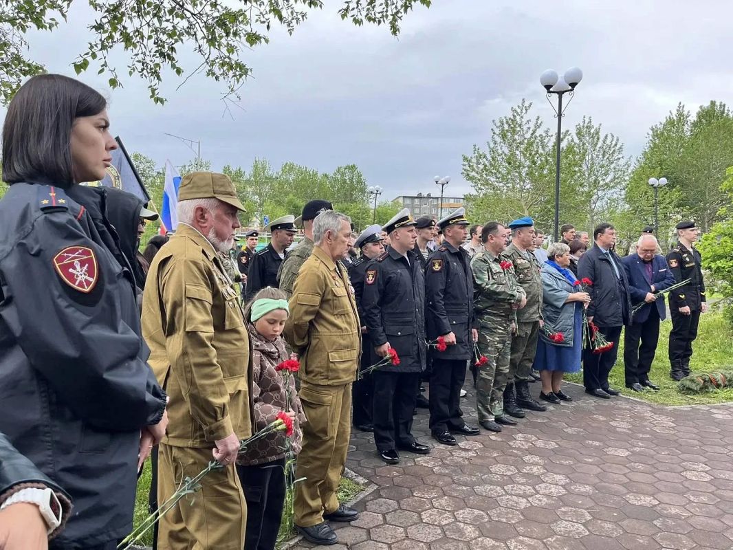 На Камчатке почтили память ветеранов боевых действий На Камчатке почтили память ветеранов боевых действий