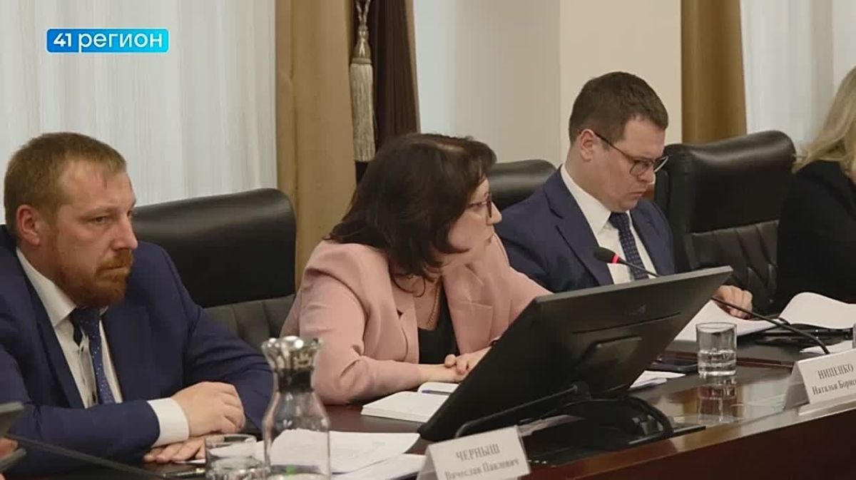 Поощрить школы Камчатки с наибольшим количеством стобалльников ЕГЭ поручил глава региона Владимир Солодов