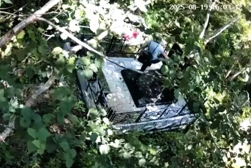 Дело камчатский пенсионерки об осквернении могил мужа и свекрови дошло до суда