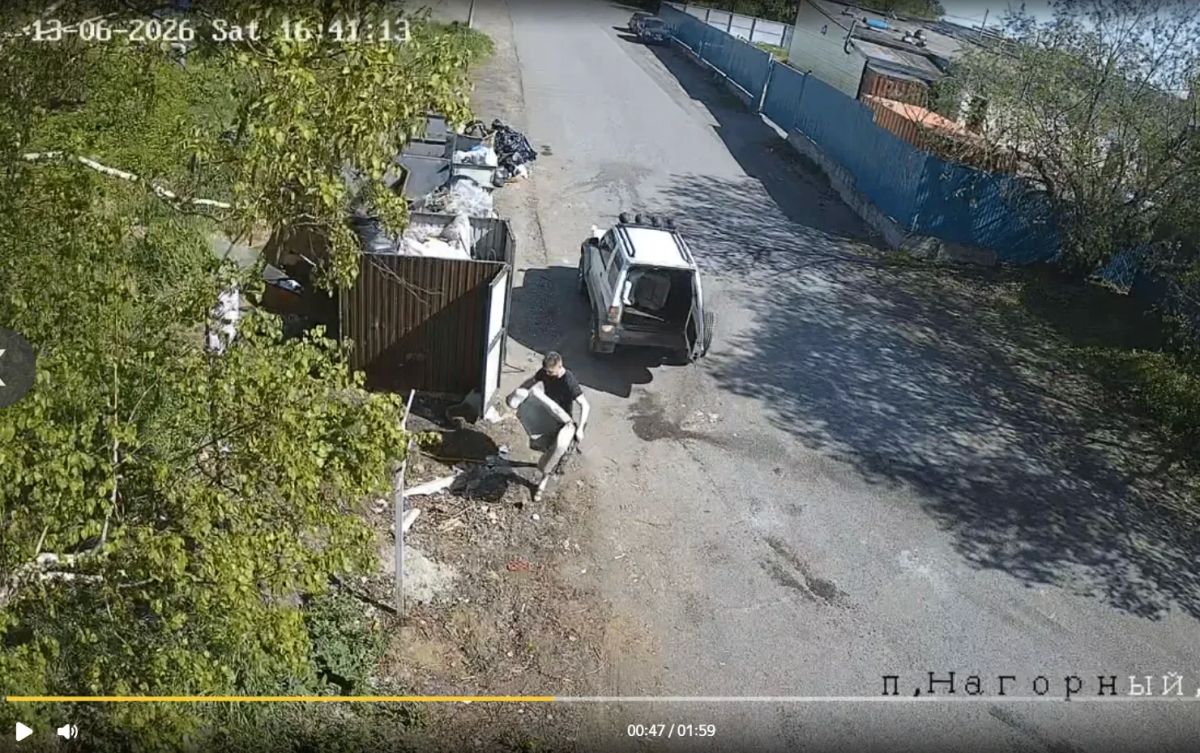 В Елизове камеры начали штрафовать за выброс шин и строймусора В Елизове камеры начали штрафовать за выброс шин и строймусора