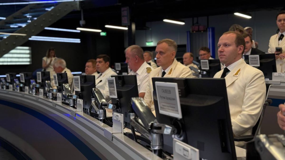 Проекты развития морского и речного транспорта представили на селекторном совещании ко Дню работников морского и речного флота Проекты развития морского и речного транспорта представили на селекторном совещании ко Дню работников морского и речного флота