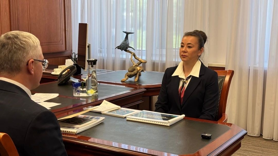 Губернатор Камчатского края Владимир Солодов провел рабочую встречу с новоизбранной главой Соболевского муниципального округа Анастасией Струниной Губернатор Камчатского края Владимир Солодов провел рабочую встречу с новоизбранной главой Соболевского муниципального округа Анастасией Струниной