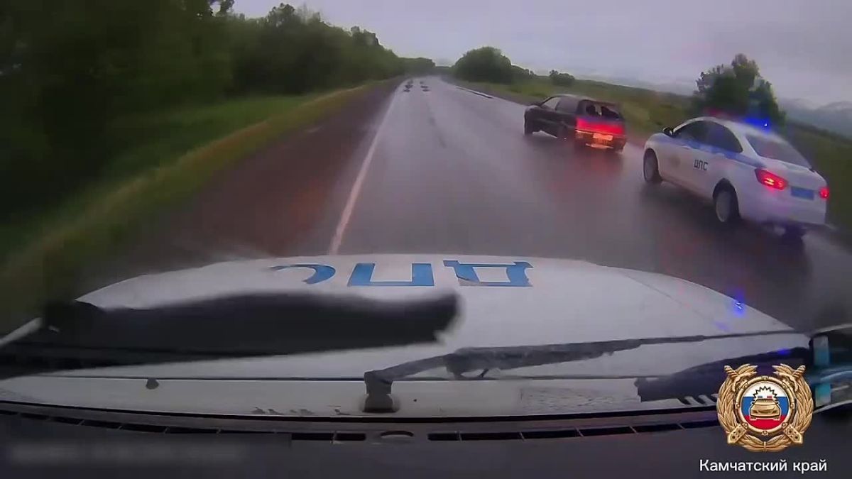 На Камчатке устроили погоню со стрельбой за автомобилем с 14-летним водителем