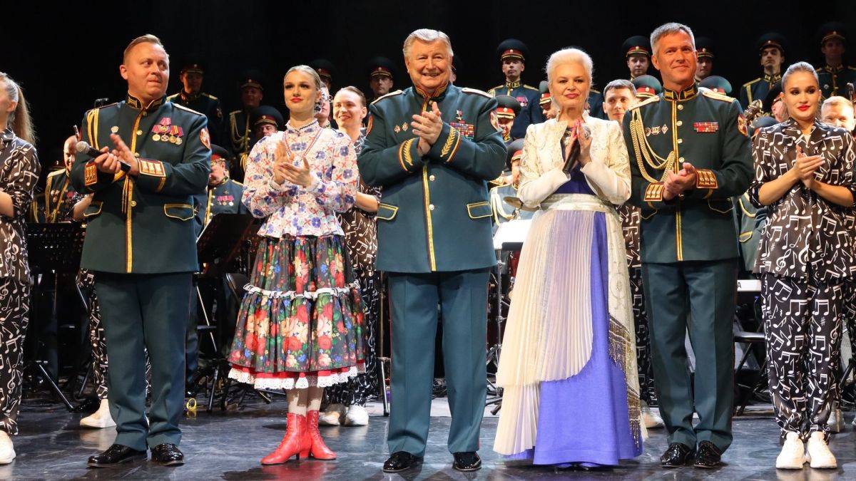 Песню «Камчатка» ко Дню края исполнил ансамбль Росгвардии Песню «Камчатка» ко Дню края исполнил ансамбль Росгвардии