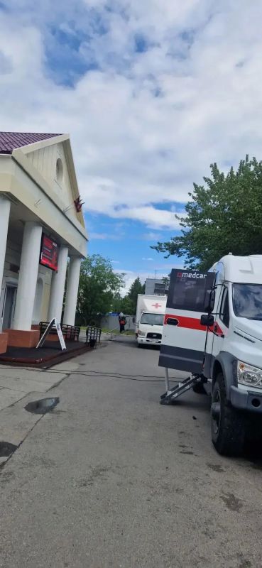 Сегодня, 4 июля, сотрудники Елизовской районной больницы провели выездную диспансеризацию в Районном доме культуры, г. Елизово