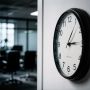 Более половины жителей Камчатки регулярно работают сверхурочно — опрос