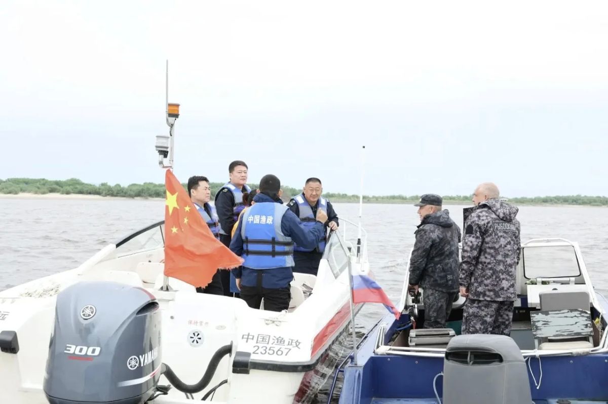 Россия и Китай вместе борются с браконьерством и охраняют рыбу Амура Россия и Китай вместе борются с браконьерством и охраняют рыбу Амура