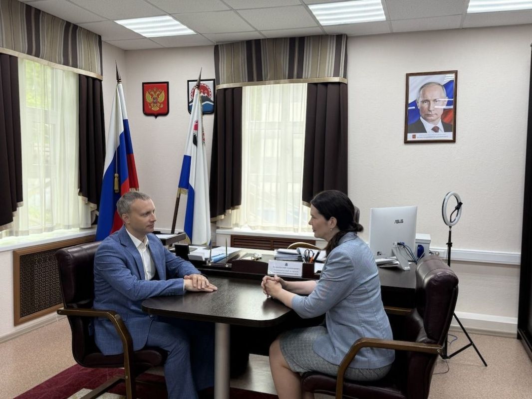 Евгений Беляев: Провел рабочую встречу с Уполномоченным по правам ребенка в Камчатском крае Инессой Койрович