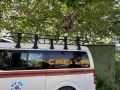 Спасатели сняли с дерева 10-летнего мальчика, который не смог слезть сам