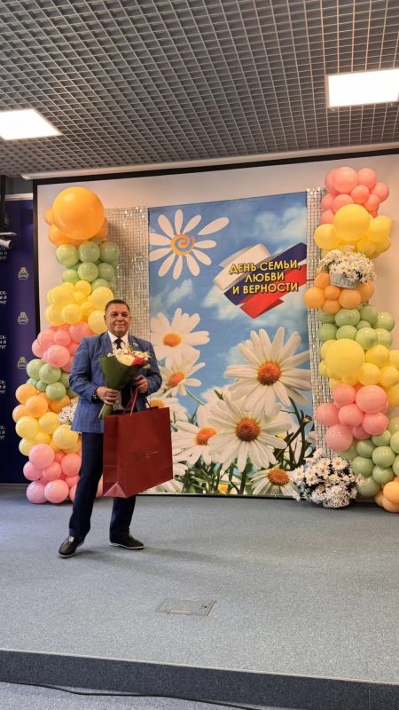 В Петропавловске-Камчатском состоялось торжественное чествование семейных пар, проживших в браке от 30 до 60 лет