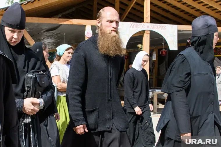 Киллер в рясе: обвиняемый в тройном убийстве свердловчанин годами скрывался под видом монаха Киллер в рясе: обвиняемый в тройном убийстве свердловчанин годами скрывался под видом монаха