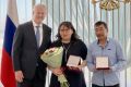 Многодетную семью северян наградили знаком «Родительская слава Камчатки»