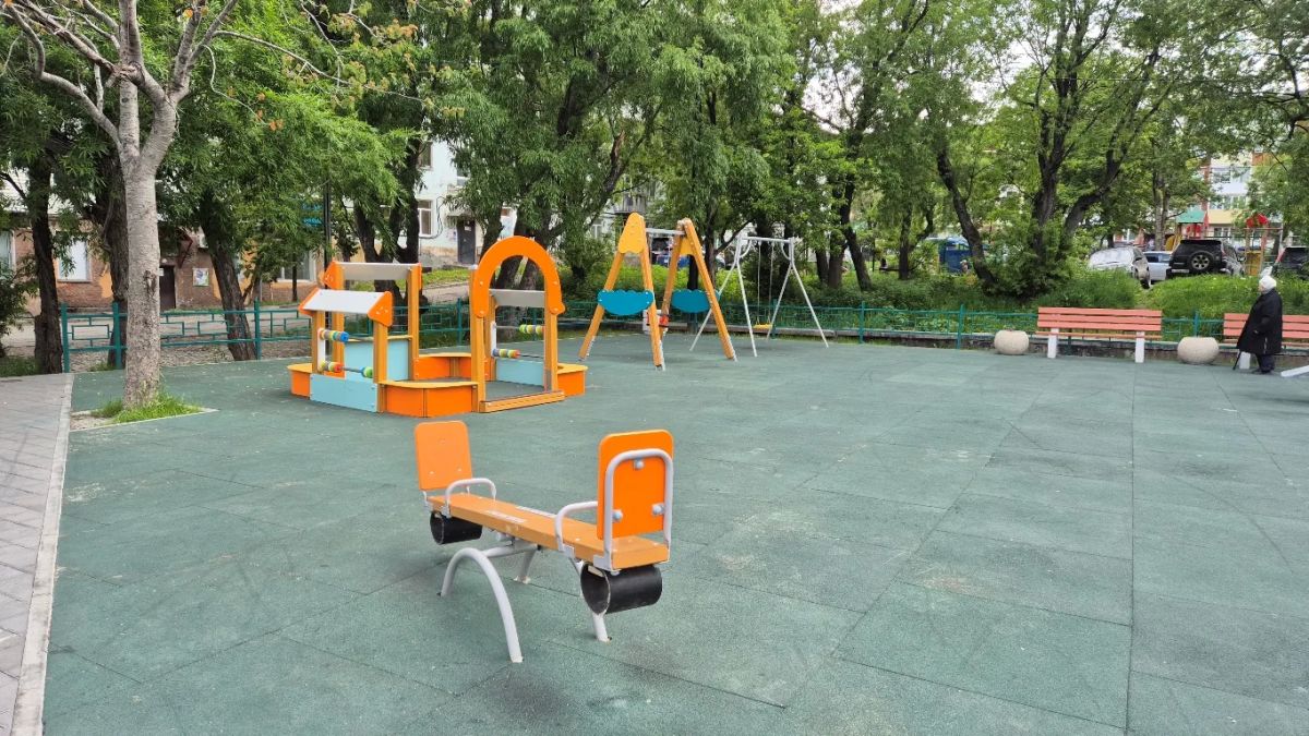 Новая игровая площадка появилась в ПетропавловскеКамчатском на улице Пограничной Новая игровая площадка появилась в ПетропавловскеКамчатском на улице Пограничной