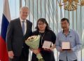 «Родительская слава Камчатки»: Солодов наградил многодетную семью из Манил