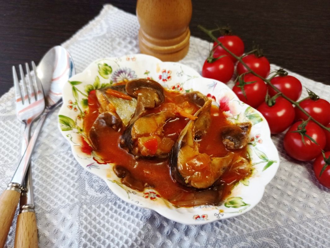 Тушеная рыба с овощами: вкус, который превзойдет консервы