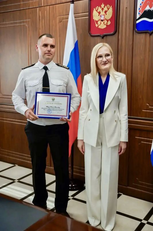 Камчатские труженики моря ко Дню рыбака получили рекордное количество государственных ведомственных наград Камчатские труженики моря ко Дню рыбака получили рекордное количество государственных ведомственных наград