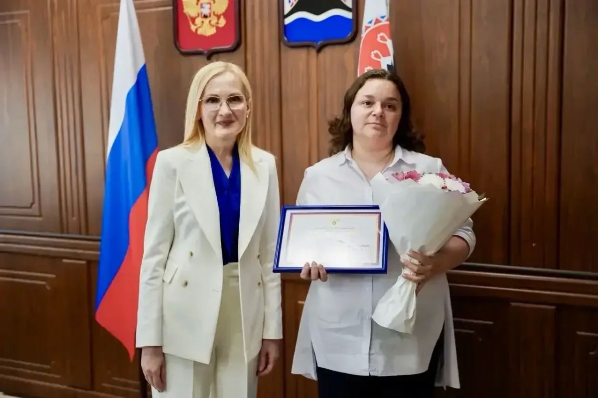 Камчатские труженики моря ко Дню рыбака получили рекордное количество государственных ведомственных наград Камчатские труженики моря ко Дню рыбака получили рекордное количество государственных ведомственных наград