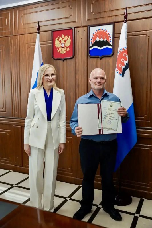 Камчатские труженики моря ко Дню рыбака получили рекордное количество государственных ведомственных наград Камчатские труженики моря ко Дню рыбака получили рекордное количество государственных ведомственных наград