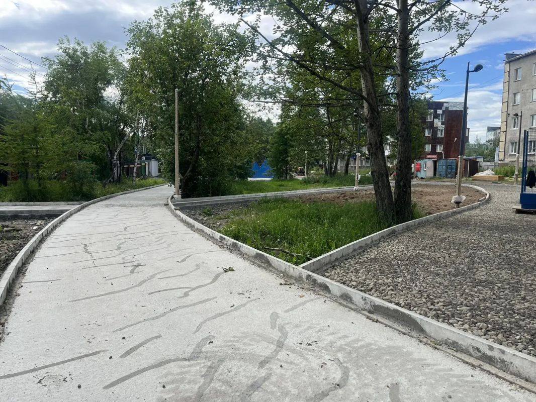 Сергей Лозовский проинспектировал ход благоустройства Аллеи доблести и славы в городе Елизово Сергей Лозовский проинспектировал ход благоустройства Аллеи доблести и славы в городе Елизово