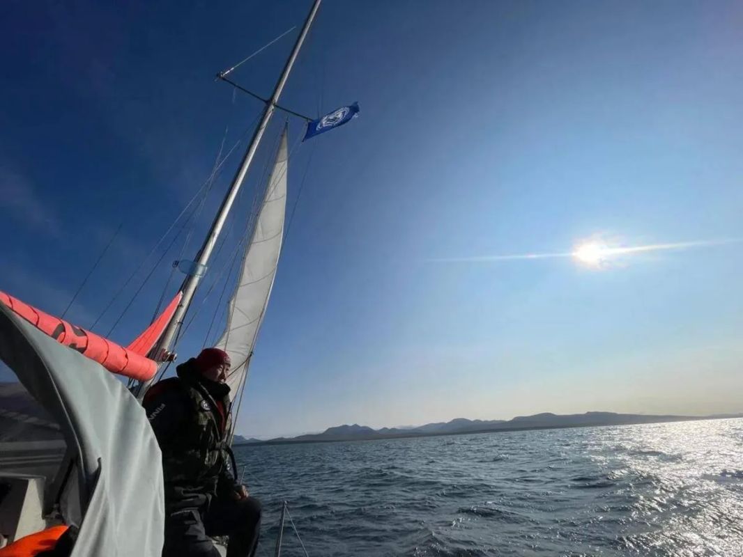 Яхта «Эйва» идёт к Камчатке по маршруту великого мореплавателя