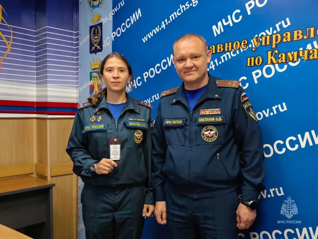 Госпожнадзору на Камчатке — 99 лет: сотрудников поздравили с профессиональным праздником Госпожнадзору на Камчатке — 99 лет: сотрудников поздравили с профессиональным праздником