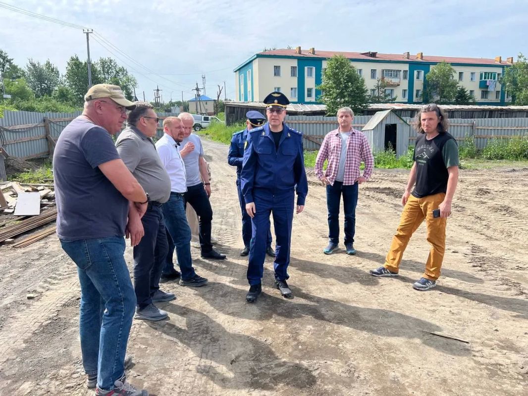 Прокурор края проинспектировал строительство социально-значимого объекта в Усть-Камчатском округе Прокурор края проинспектировал строительство социально-значимого объекта в Усть-Камчатском округе