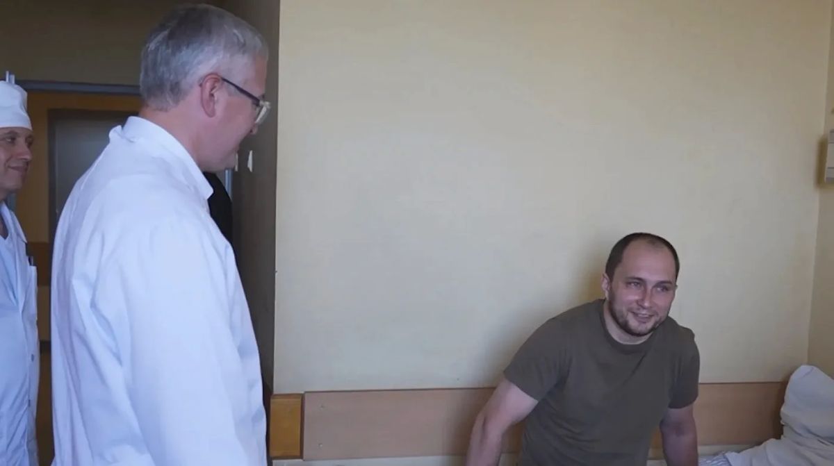 Солодов навестил камчатских бойцов в военном госпитале в Москве Солодов навестил камчатских бойцов в военном госпитале в Москве
