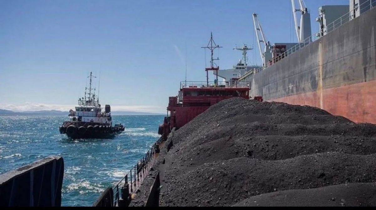 Военные коммунальщики ФГБУ «ЦЖКУ» Минобороны России (по ВМФ) продолжают осуществлять своевременную доставку котельного топлива в отдаленные гарнизоны России расположенные в Камчатском крае