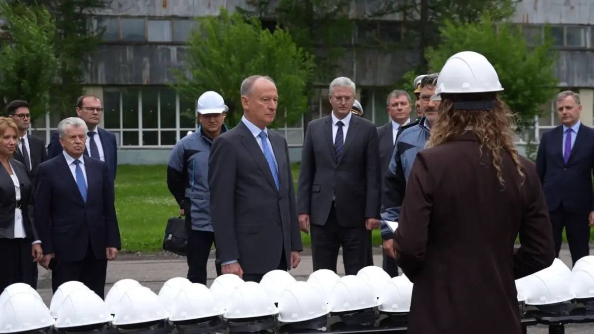 Владимир Солодов: Камчатку посетил помощник Президента России, председатель Морской коллегии РФ Николай Платонович Патрушев Владимир Солодов: Камчатку посетил помощник Президента России, председатель Морской коллегии РФ Николай Платонович Патрушев