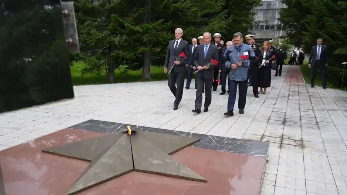 Владимир Солодов: Камчатку посетил помощник Президента России, председатель Морской коллегии РФ Николай Платонович Патрушев Владимир Солодов: Камчатку посетил помощник Президента России, председатель Морской коллегии РФ Николай Платонович Патрушев