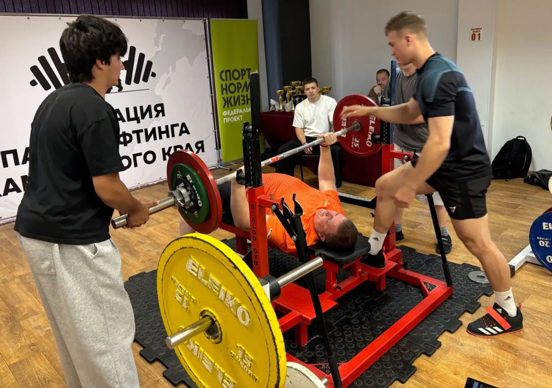 На Камчатке завершился краевой «Кубок Защитников Отечества» соревнованиями по пауэрлифтингу На Камчатке завершился краевой «Кубок Защитников Отечества» соревнованиями по пауэрлифтингу