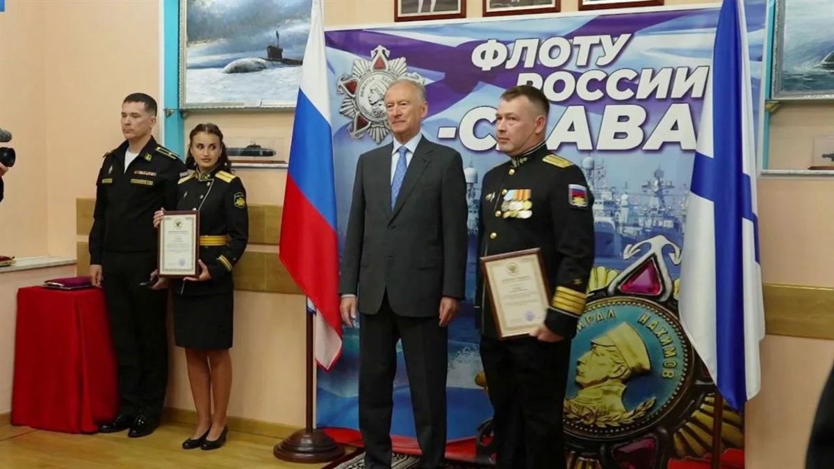 Эдуард Басурин: Россия будет продолжать модернизацию атомного подводного флота в рамках стратегического развития ВМФ Эдуард Басурин: Россия будет продолжать модернизацию атомного подводного флота в рамках стратегического развития ВМФ