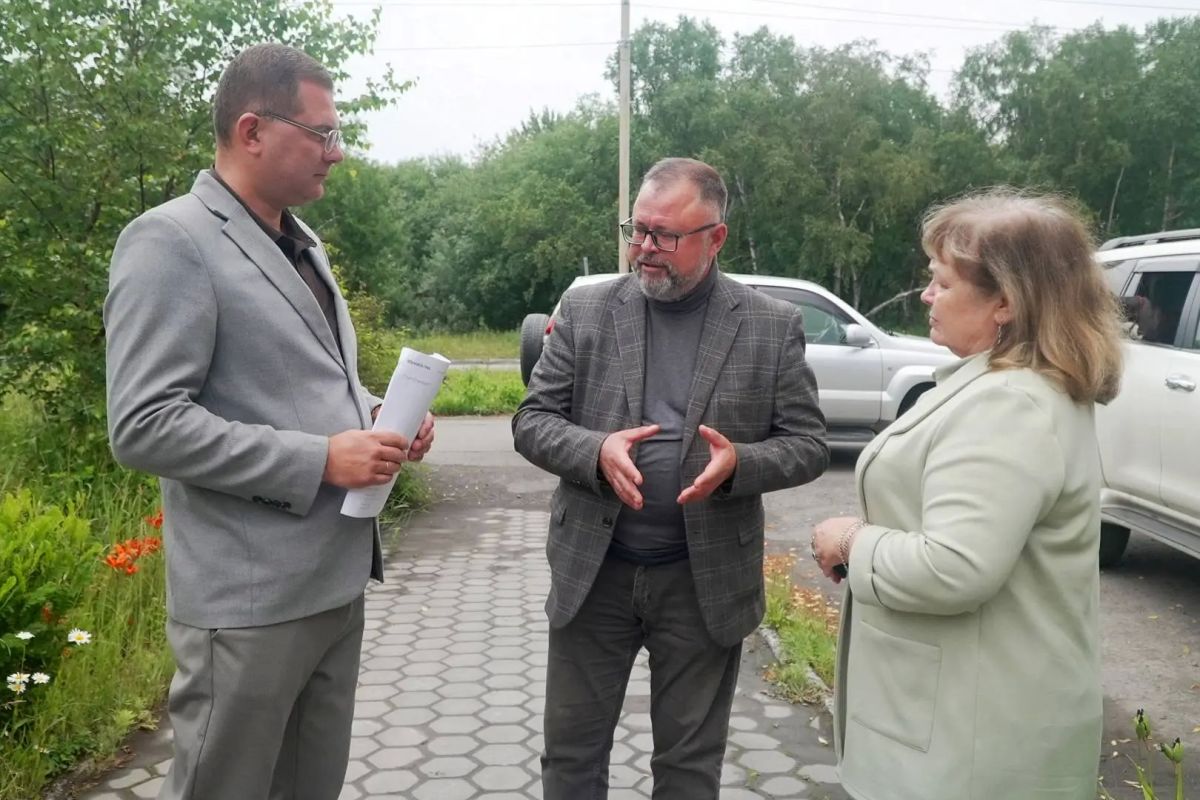 Сергей Лозовский помог решить вопрос с ремонтом фасада библиотеки Сергей Лозовский помог решить вопрос с ремонтом фасада библиотеки