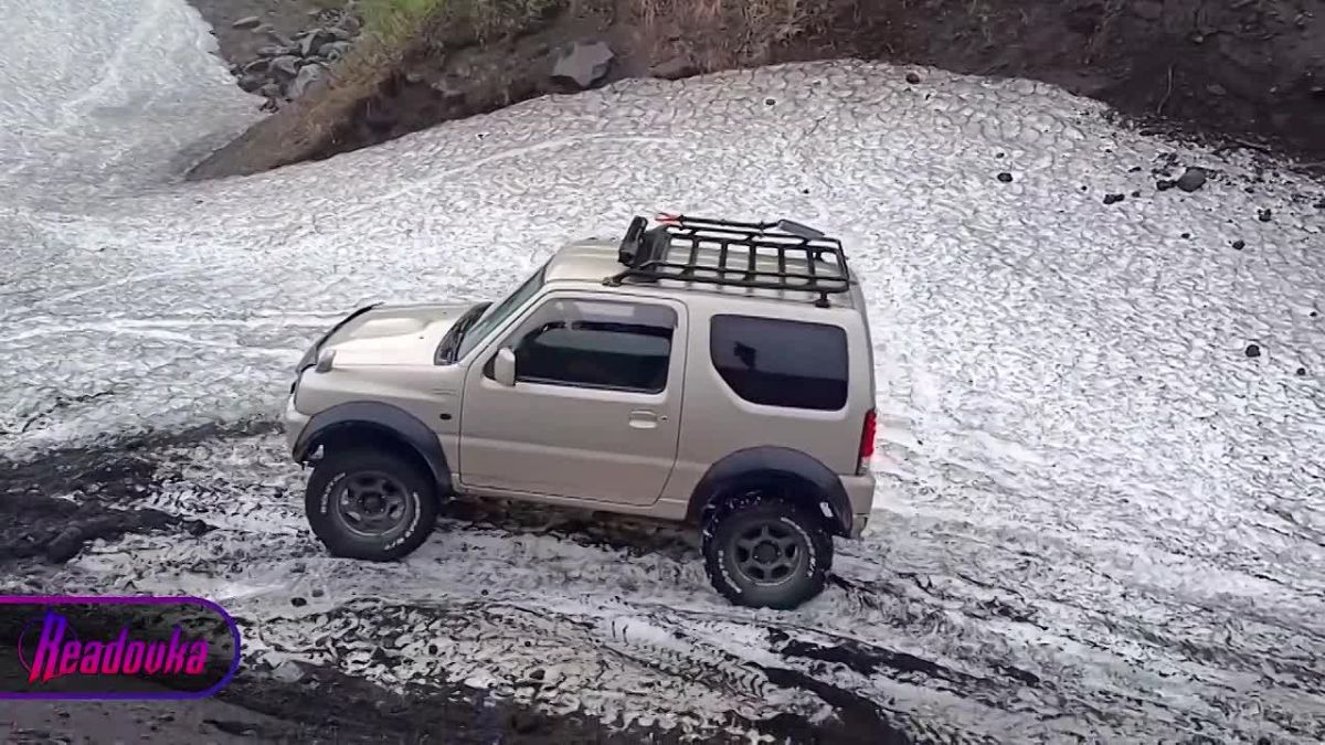 Алиментщик попытался скрыться от приставов на вулкане на Камчатке