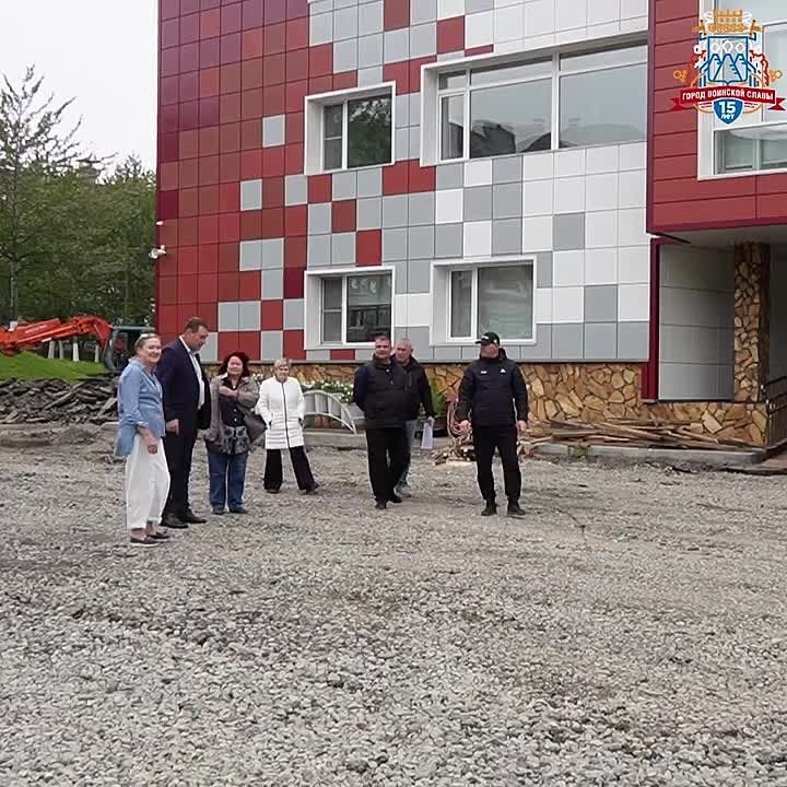 В Петропавловске-Камчатском в рамках реализации программы развития «Город 20/30» продолжаются работы по благоустройству территории школы №27