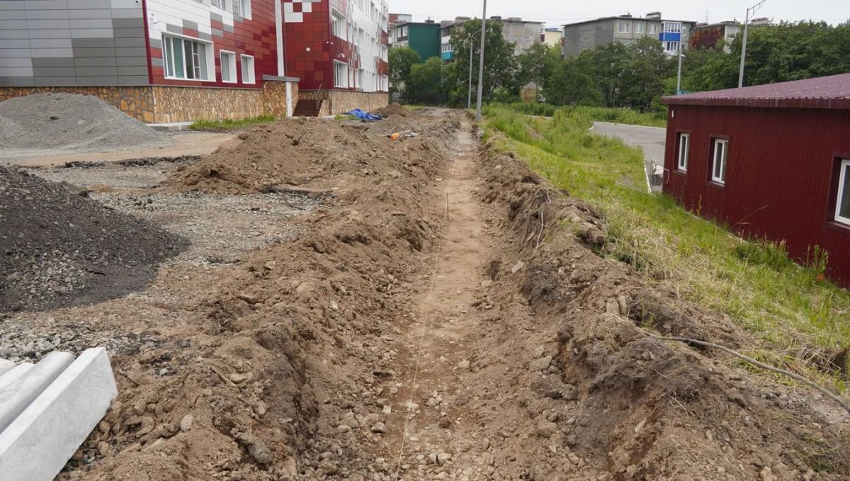Школа № 27 в камчатской столице получит новый асфальт ко Дню знаний Школа № 27 в камчатской столице получит новый асфальт ко Дню знаний