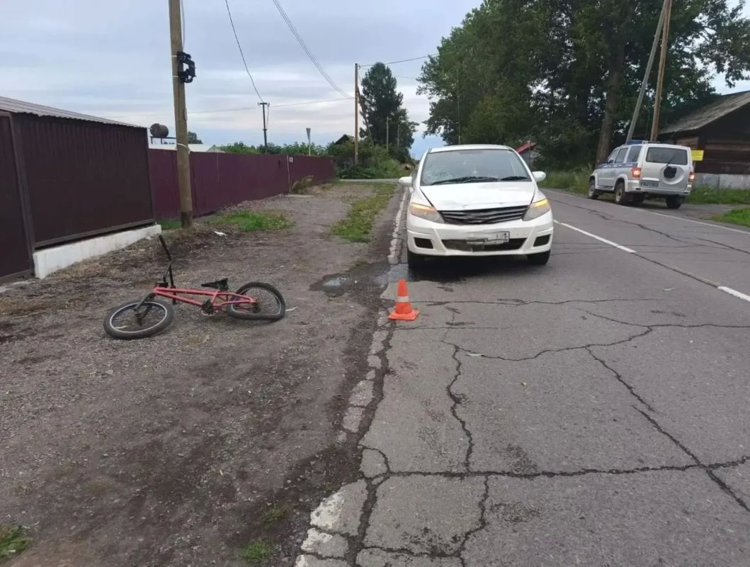 Накануне вечером в Мильково 18-летний водитель автомобиля Honda Airwave совершил наезд на 13-летнего мальчика, стоявшего на обочине