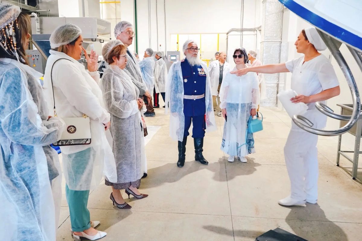 На Камчатке в честь коренных народов испекли „Ительменский батон“ На Камчатке в честь коренных народов испекли „Ительменский батон“