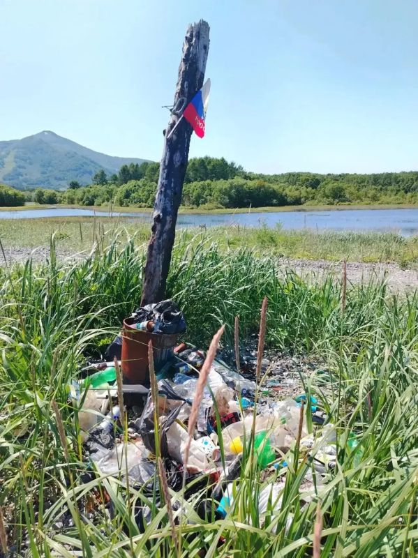 Юннаты из Вилючинска собрали 15 мешков мусора на прибрежной территории Юннаты из Вилючинска собрали 15 мешков мусора на прибрежной территории