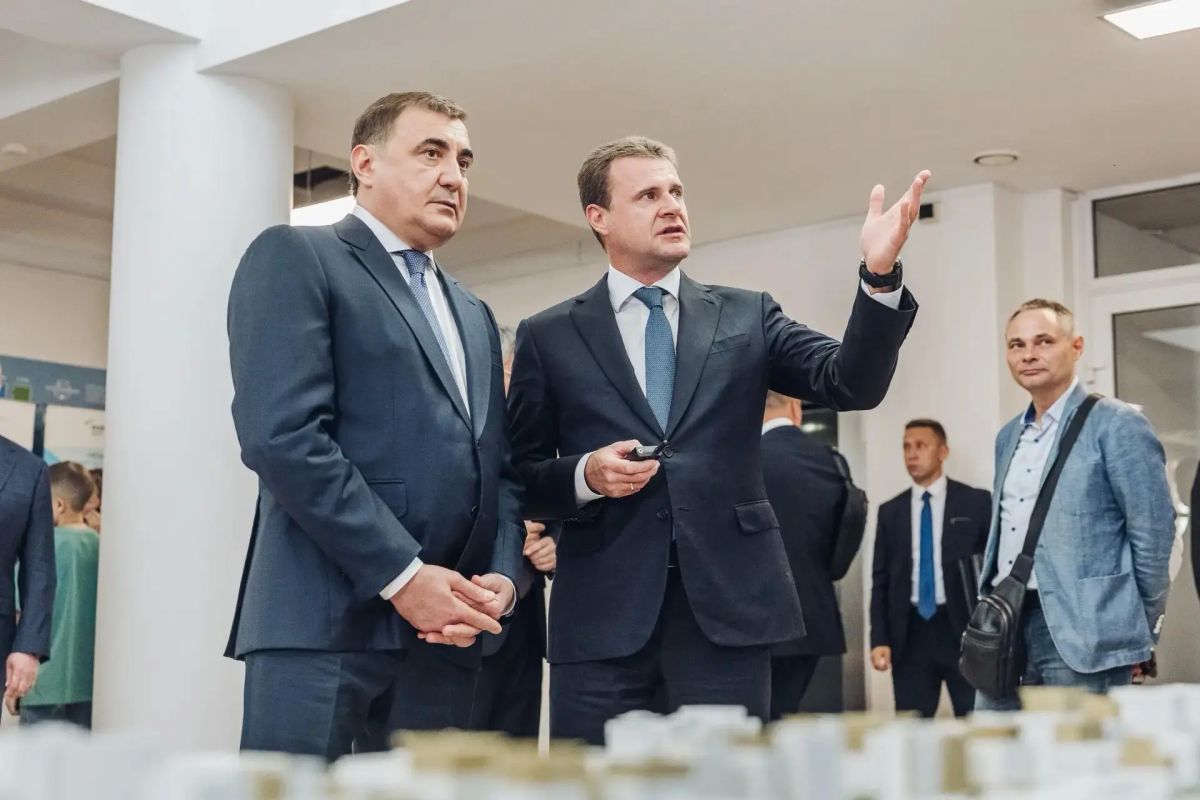 Алексей Чекунков доложил Владимиру Путину о ходе работы по реализации мастер-планов развития городов Дальнего Востока Алексей Чекунков доложил Владимиру Путину о ходе работы по реализации мастер-планов развития городов Дальнего Востока