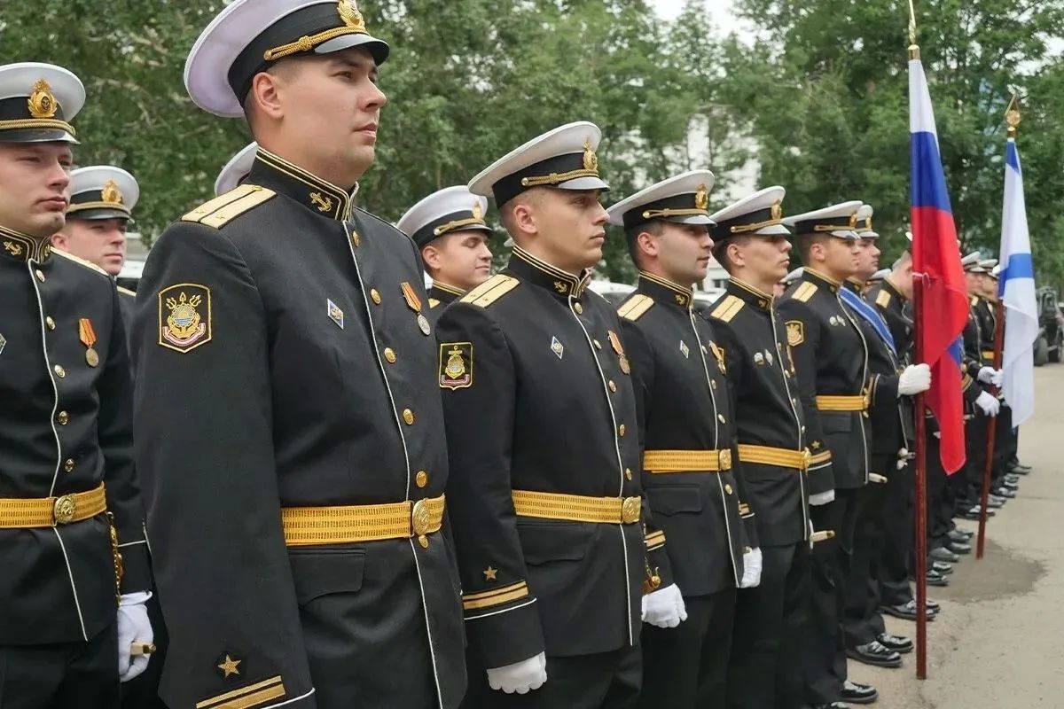 Военнослужащие ТОФ поздравили ветерана с 95летием Военнослужащие ТОФ поздравили ветерана с 95летием