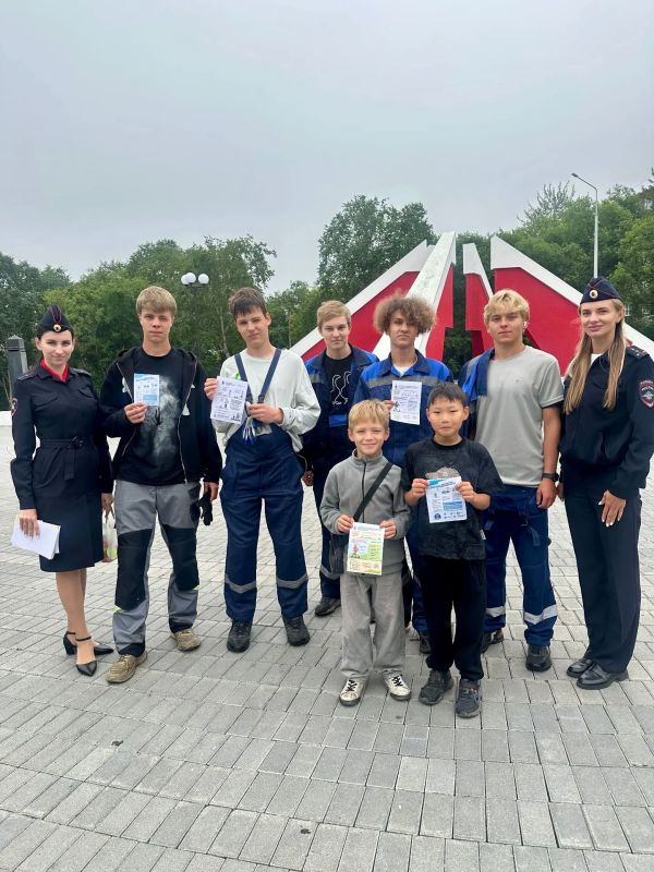 В Петропавловске-Камчатском прошла акция «В школу — без риска!» В Петропавловске-Камчатском прошла акция «В школу — без риска!»