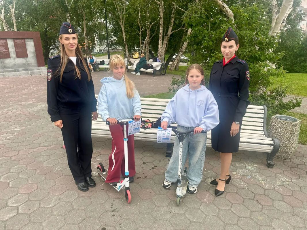 В Петропавловске-Камчатском прошла акция «В школу — без риска!» В Петропавловске-Камчатском прошла акция «В школу — без риска!»