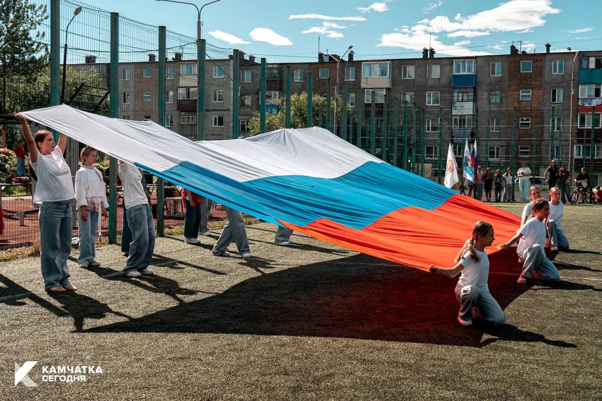 В ПетропавловскеКамчатском прошел 10й турнир на Кубок Ленинского района по футболу В ПетропавловскеКамчатском прошел 10й турнир на Кубок Ленинского района по футболу