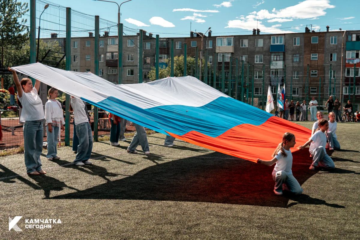 В краевом центре разыграли юбилейный Кубок Ленинского района по футболу В краевом центре разыграли юбилейный Кубок Ленинского района по футболу