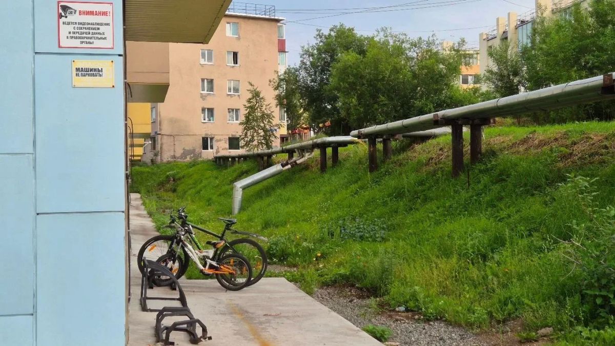 Глава города Андрей Воровский отметил инициативных жителей одного из многоквартирных домов, обсудив перспективы благоустройства в микрорайоне Глава города Андрей Воровский отметил инициативных жителей одного из многоквартирных домов, обсудив перспективы благоустройства в микрорайоне