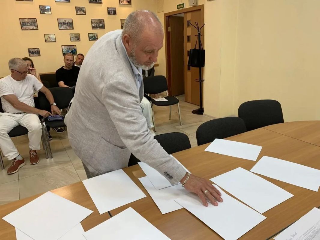 В избирательной комиссии состоялась жеребьевка по распределению бесплатного эфирного времени для предвыборной агитации на выборах депутатов Государственной Думы Федерального Собрания Российской Федерации В избирательной комиссии состоялась жеребьевка по распределению бесплатного эфирного времени для предвыборной агитации на выборах депутатов Государственной Думы Федерального Собрания Российской Федерации